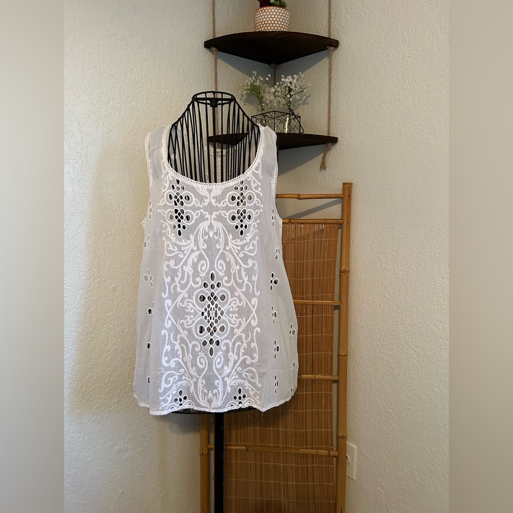 Dylan Embroidered Tank - Picture 3 of 4